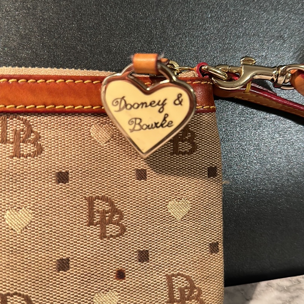 COPY - Dooney & Bourke super cute wristlet